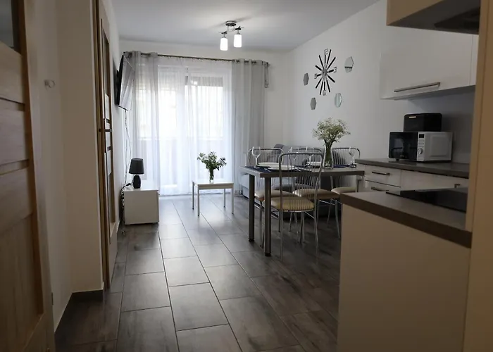 Lesne Tarasy 45a, * דז'יבנובק